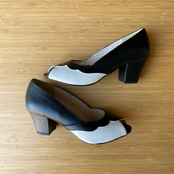 B.A.I.T 1940s inspired two-tone heels - Picture 5 of 8